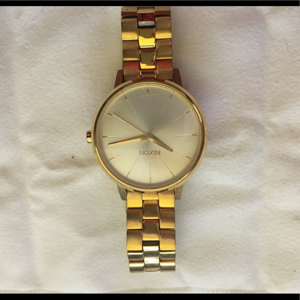 Nixon Moving Out Kensington Watch